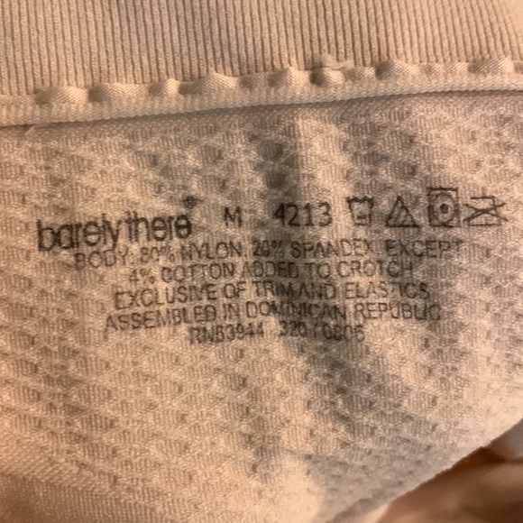 Barely there I cut out crotch med - Picture 4 of 4